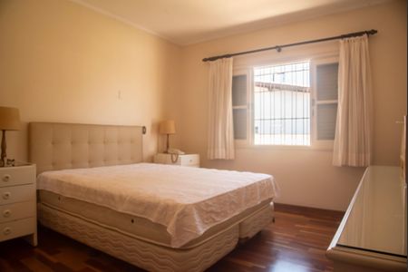 Casa à venda com 282m², 4 quartos e 3 vagasSuíte 2