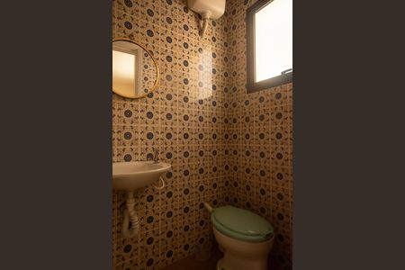 Casa à venda com 282m², 4 quartos e 3 vagasBanheiro de Serviço