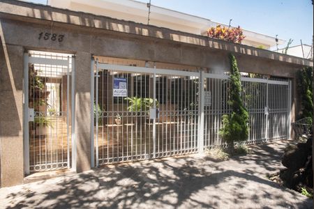 Casa à venda com 282m², 4 quartos e 3 vagasFrente