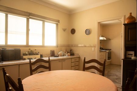 Casa à venda com 282m², 4 quartos e 3 vagasCopa