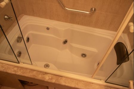 Casa à venda com 282m², 4 quartos e 3 vagasBanheiro da Suíte 1