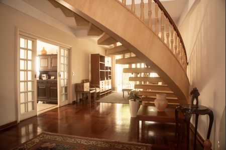 Casa à venda com 282m², 4 quartos e 3 vagasSala