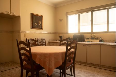 Casa à venda com 282m², 4 quartos e 3 vagasCopa