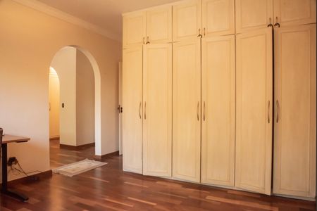 Casa à venda com 282m², 4 quartos e 3 vagasSuíte 4