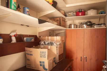 Casa à venda com 282m², 4 quartos e 3 vagasDepósito/Despensa