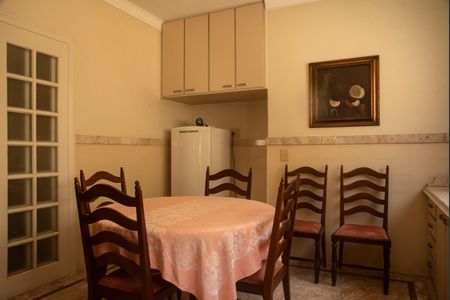 Casa à venda com 282m², 4 quartos e 3 vagasCopa