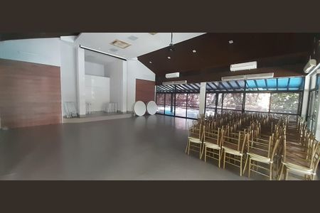 Apartamento para alugar com 85m², 3 quartos e 1 vaga Apartamento para alugar com 85m², 3 quartos e 1 vagaÁrea comum - Salão de festas