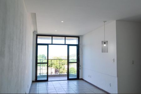 Apartamento para alugar com 85m², 3 quartos e 1 vaga Apartamento para alugar com 85m², 3 quartos e 1 vagaSala