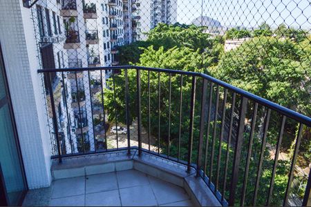 Apartamento para alugar com 85m², 3 quartos e 1 vaga Apartamento para alugar com 85m², 3 quartos e 1 vagaVaranda da Sala