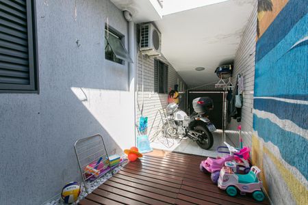 Casa à venda com 128m², 2 quartos e 2 vagasQuintal