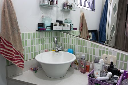 Casa à venda com 128m², 2 quartos e 2 vagasBanheiro da Suíte