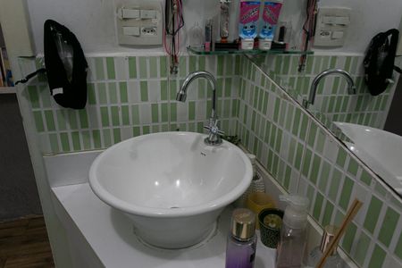 Casa à venda com 128m², 2 quartos e 2 vagasBanheiro Social