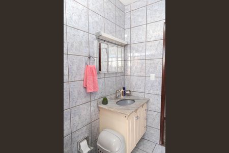 Casa à venda com 156m², 3 quartos e 2 vagasBanheiro