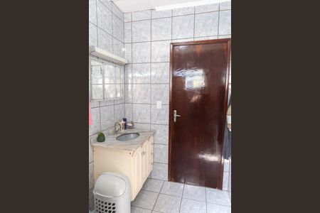 Casa à venda com 156m², 3 quartos e 2 vagasBanheiro