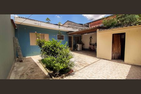 Casa à venda com 221m², 3 quartos e 3 vagas Casa à venda com 221m², 3 quartos e 3 vagasQuintal