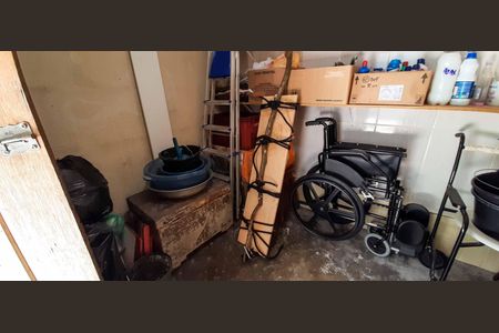 Casa à venda com 221m², 3 quartos e 3 vagas Casa à venda com 221m², 3 quartos e 3 vagasDepósito