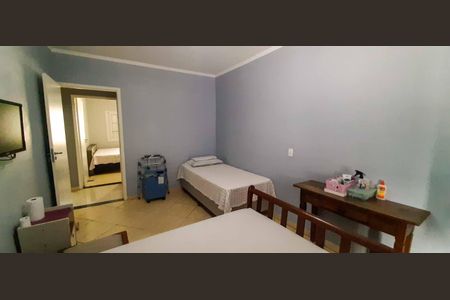 Casa à venda com 221m², 3 quartos e 3 vagas Casa à venda com 221m², 3 quartos e 3 vagasQuarto 1