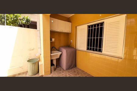 Casa à venda com 221m², 3 quartos e 3 vagas Casa à venda com 221m², 3 quartos e 3 vagasÁrea de Serviço