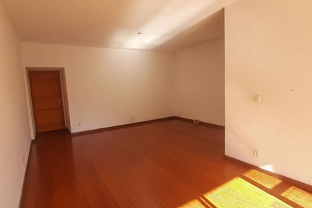 Apartamento à venda com 130m², 3 quartos e 2 vagasSala