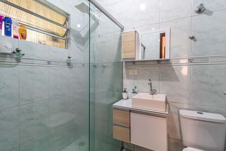 Casa à venda com 150m², 3 quartos e 2 vagas Casa à venda com 150m², 3 quartos e 2 vagasBanheiro