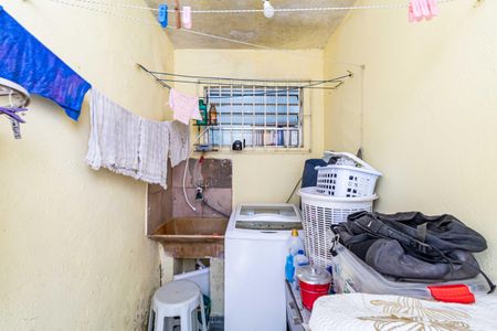 Casa à venda com 150m², 3 quartos e 2 vagas Casa à venda com 150m², 3 quartos e 2 vagasÁrea de serviço