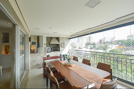 Apartamento à venda com 240m², 4 quartos e 3 vagasVaranda gourmet