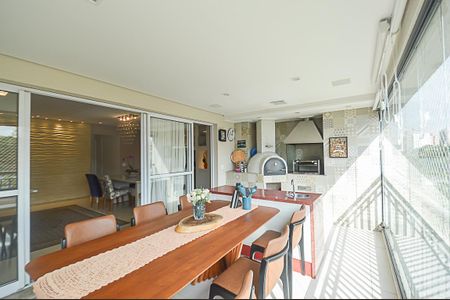 Apartamento à venda com 240m², 4 quartos e 3 vagasVaranda gourmet