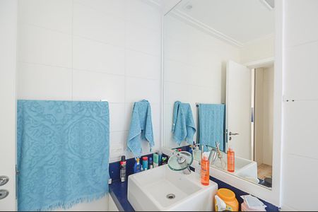 Apartamento à venda com 240m², 4 quartos e 3 vagasBanheiro da Suíte 2