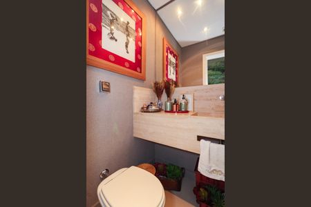 Apartamento à venda com 240m², 3 quartos e 3 vagasLavabo