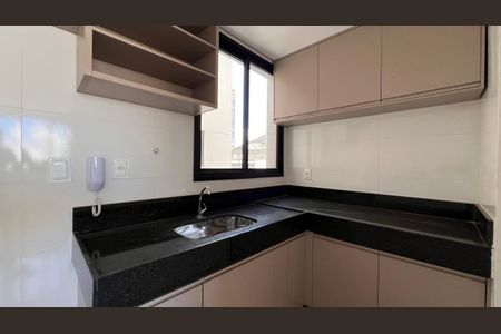 Apartamento à venda com 107m², 2 quartos e 2 vagas Apartamento à venda com 107m², 2 quartos e 2 vagasCozinha