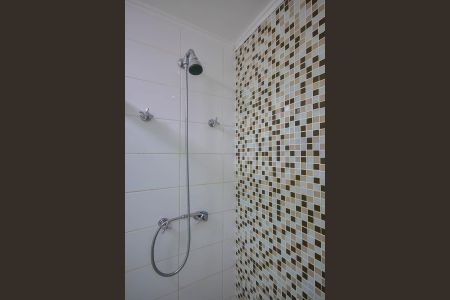 Apartamento à venda com 70m², 1 quarto e 2 vagasChuveiro do Banheiro da Suíte