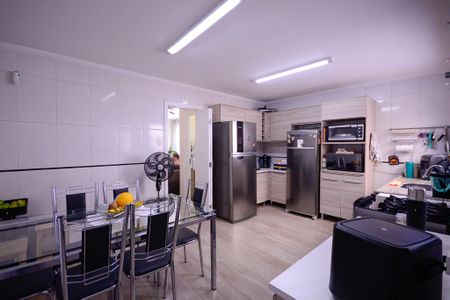 Casa à venda com 100m², 3 quartos e 3 vagas Casa à venda com 100m², 3 quartos e 3 vagasCozinha