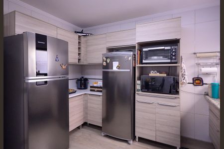 Casa à venda com 100m², 3 quartos e 3 vagas Casa à venda com 100m², 3 quartos e 3 vagasCozinha