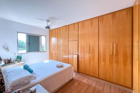 Apartamento à venda com 196m², 4 quartos e 2 vagasQuarto 1