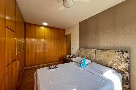 Apartamento à venda com 196m², 4 quartos e 2 vagasQuarto 1