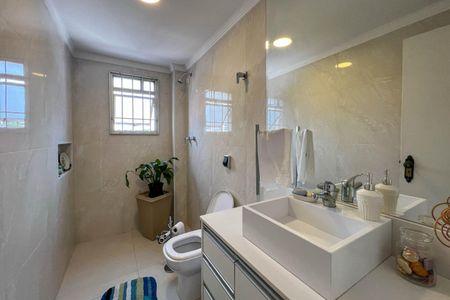 Apartamento à venda com 196m², 4 quartos e 2 vagasBanheiro 2