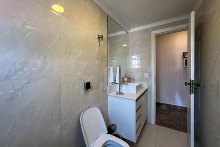Apartamento à venda com 196m², 4 quartos e 2 vagasBanheiro 2