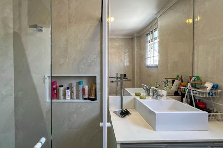 Apartamento à venda com 196m², 4 quartos e 2 vagasBanheiro