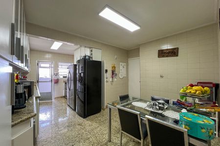 Apartamento à venda com 196m², 4 quartos e 2 vagasCozinha