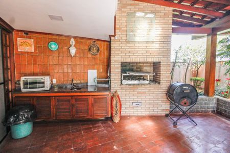 Casa à venda com 700m², 3 quartos e 5 vagasChurrasqueira