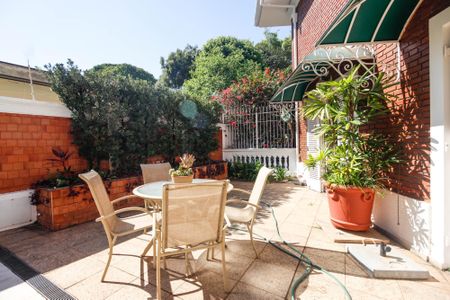 Casa à venda com 700m², 3 quartos e 5 vagasPiscina