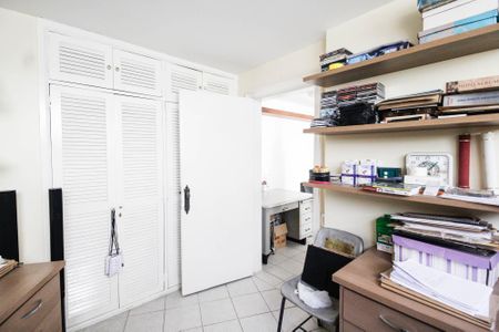 Casa à venda com 700m², 3 quartos e 5 vagasQuarto de serviço 1