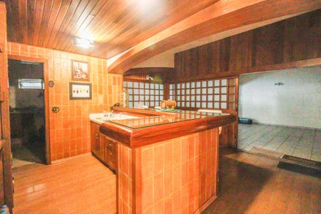 Casa à venda com 700m², 3 quartos e 5 vagasBar