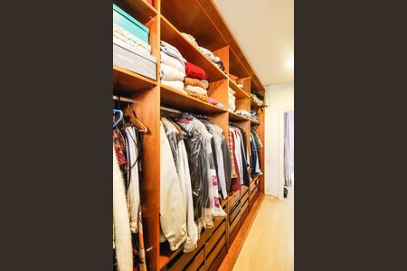 Casa à venda com 700m², 3 quartos e 5 vagasCloset