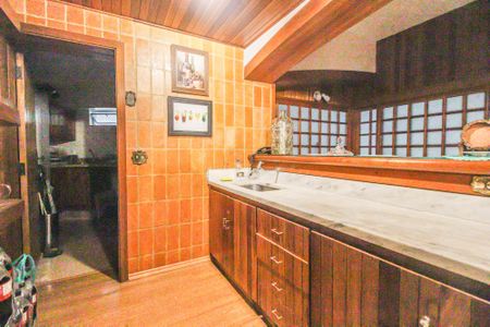 Casa à venda com 700m², 3 quartos e 5 vagasBar