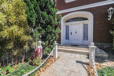 Casa à venda com 700m², 3 quartos e 5 vagasFachada