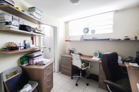 Casa à venda com 700m², 3 quartos e 5 vagasQuarto de serviço 1