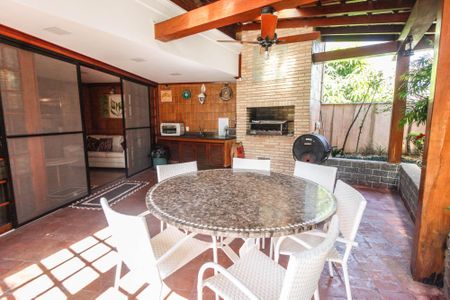 Casa à venda com 700m², 3 quartos e 5 vagasChurrasqueira