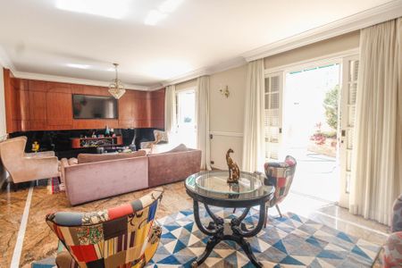 Casa à venda com 700m², 3 quartos e 5 vagasSala