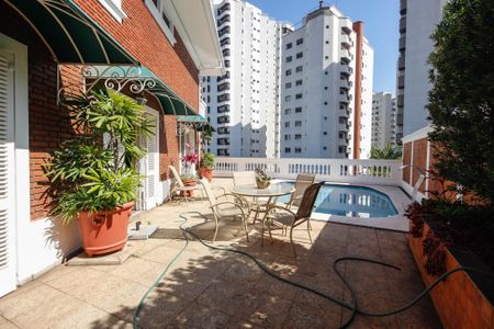 Casa à venda com 700m², 3 quartos e 5 vagasPiscina